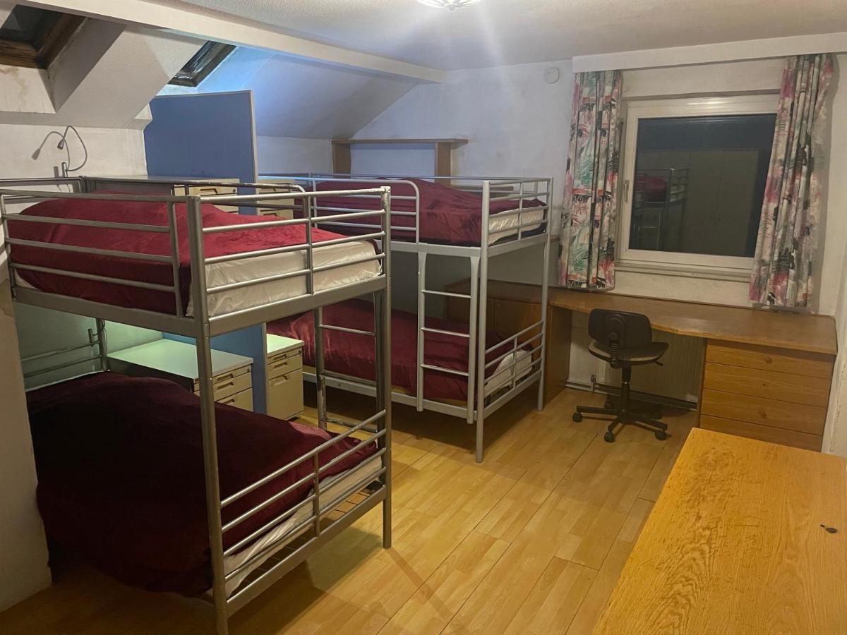 Suburb Hostel พัวคาร์สดอร์ฟ ภายนอก รูปภาพ